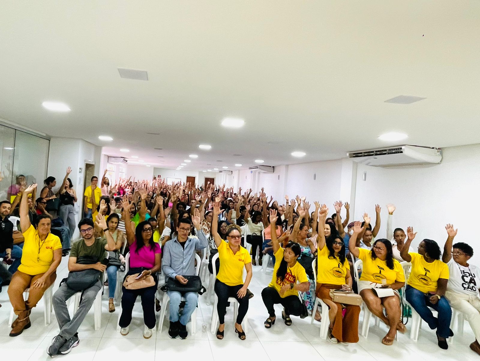 Assembleia da Rede Municipal aprova indicativo de greve para dia 5 de março, caso Governo Municipal não avance na pauta de reivindicações da categoria